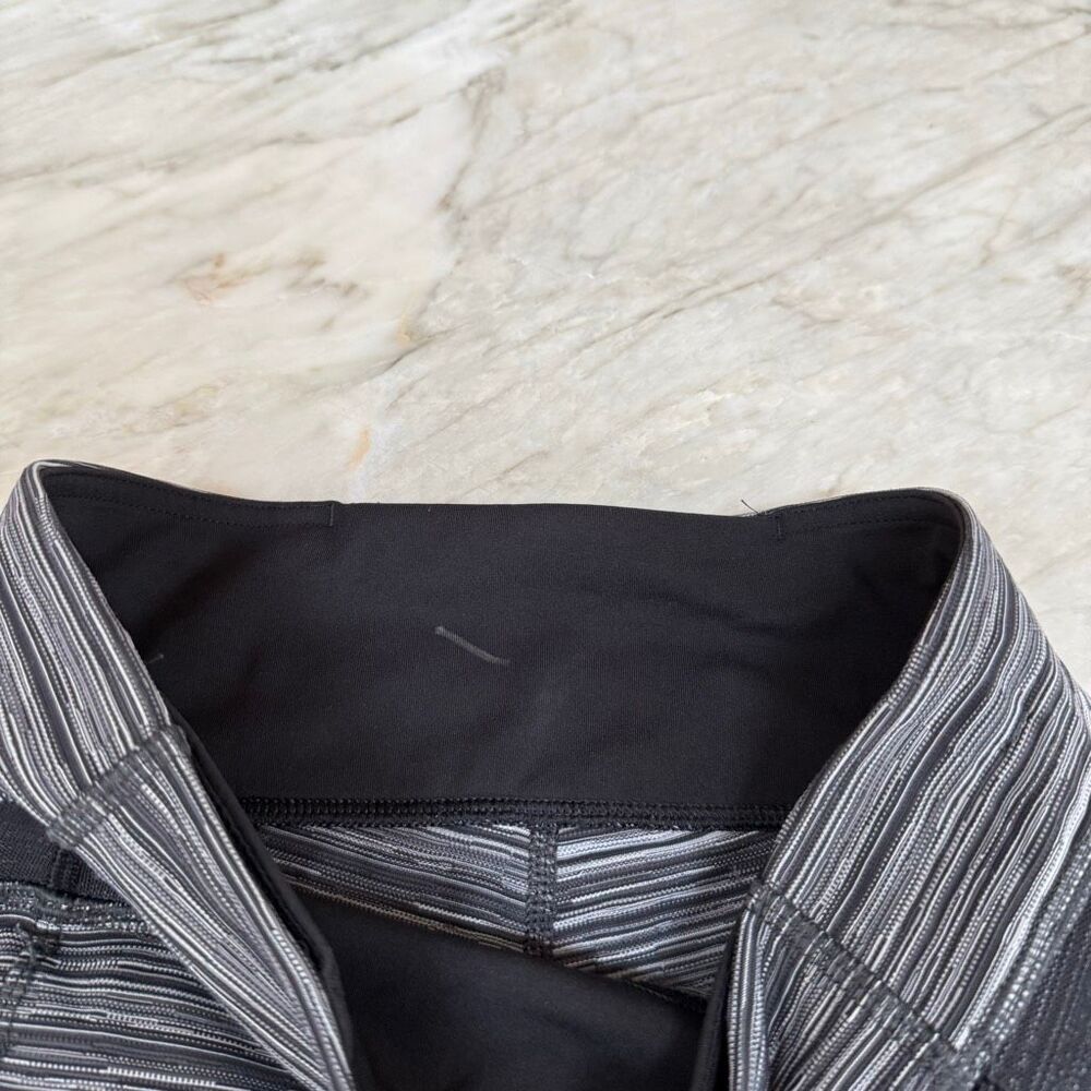 Lululemon Inspire Tight II leggings black/white striped pattern mesh detail sz 4 - Picture 3 of 8